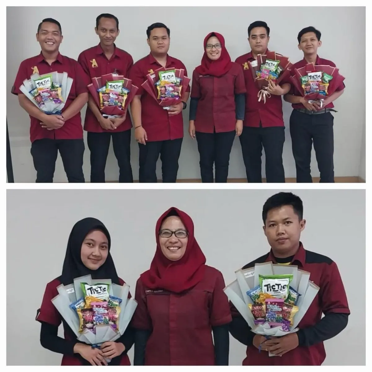 Petugas kebersihan berfoto bersama perwakilan Sekolah Tinggi Pariwisata Bandung